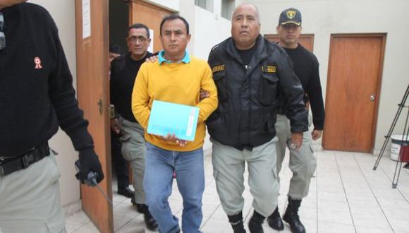 Gregorio Santos, quien cumple 14 meses de prisión preventiva en el penal de Piedras Gordas, es conducido a la sala de audiencias. (Foto: Poder Judicial)