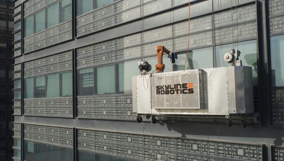 Los robots podrían reemplazar el trabajo de los limpiadores de rascacielo, un sindicato que cobra más de S/100 la hora debido al riesgo laboral. (Foto: skylinerobotics.com)