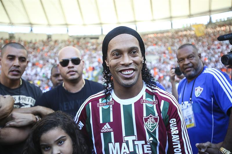 Así fue la presentación de Ronaldinho en el Fluminense