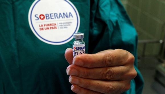 Según fuentes del Instituto Finlay de Vacunas, Soberana 2 tiene una “eficacia de 91,2% ante la enfermedad sintomática”, de “75,5% contra la infección”, y “100% para la enfermedad sintomática severa y la muerte”. (Foto: Jorge Luis Baños / AFP)