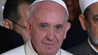 El papa llama a la paz desde iglesia blanco del Estado Islámico