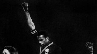 Tommie Smith, el hombre que hizo historia alzando el puño hace 50 años