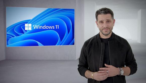Cuando el jefe de Windows, Panos Panay, mostró por primera vez el nuevo Windows 11 la semana pasada, muchos se echaron las manos a la cabeza: el clásico botón de inicio de la esquina inferior izquierda pasaba a la mitad de la pantalla. (Foto: EFE / Microsoft )