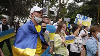 San Isidro: ciudadanos protestan frente a Embajada de Rusia en Lima por invasión a Ucrania | VIDEO 