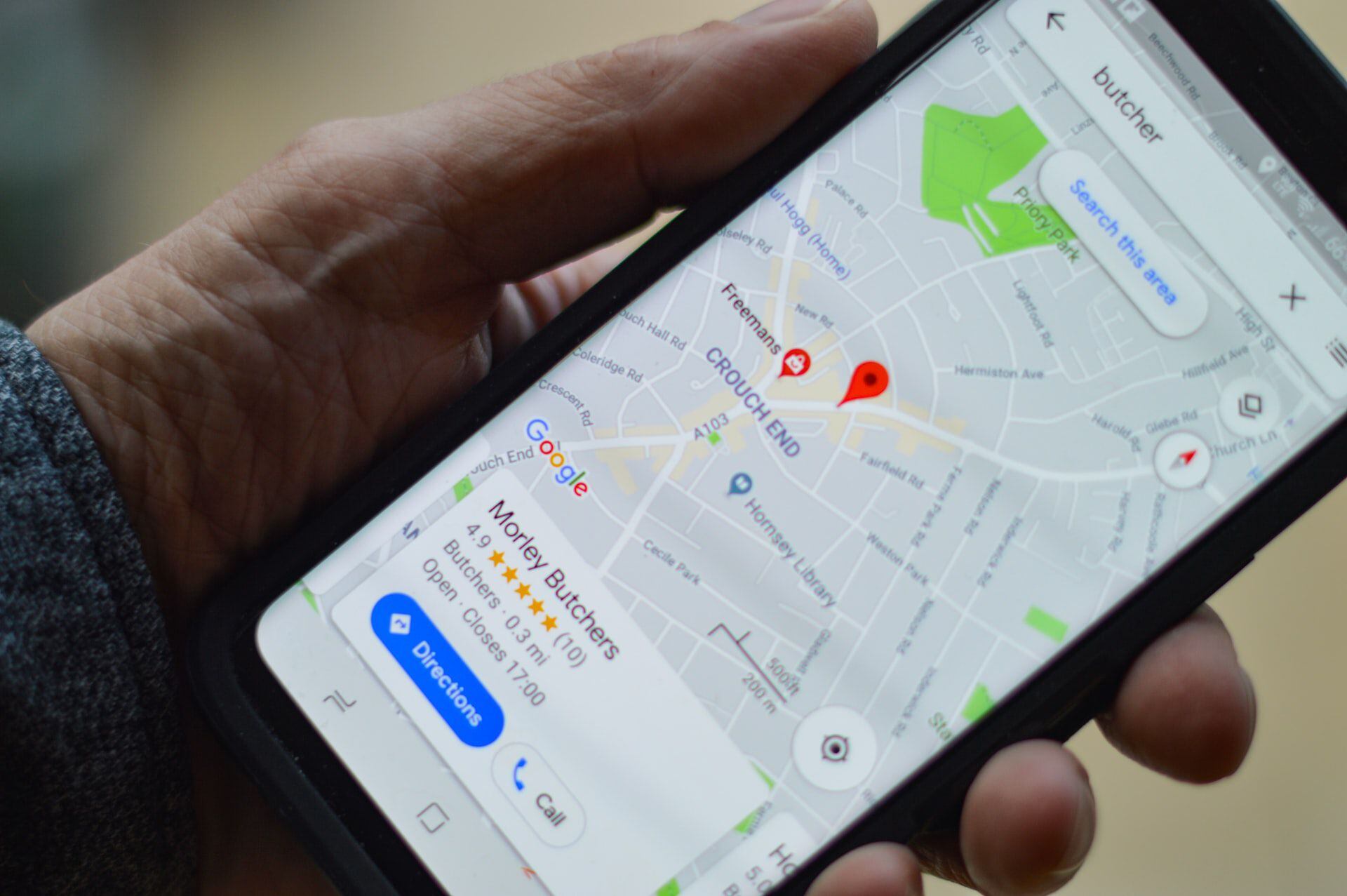 Through a combination of AI, machine learning, and human personnel, Google has reduced the amount of fraudulent or abusive content on Maps.  (Photo: Henry Perks/Unsplash)
