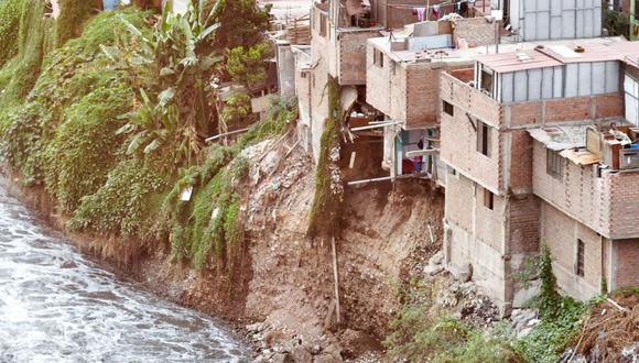 Varias familias de San Martín de Porres perdieron sus casas debido a la crecida de las aguas del río Rímac. (Foto: MVCS)