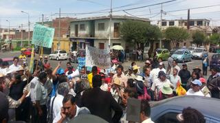 Arequipa: pobladores protestaron contra construcción de hospital en campo deportivo