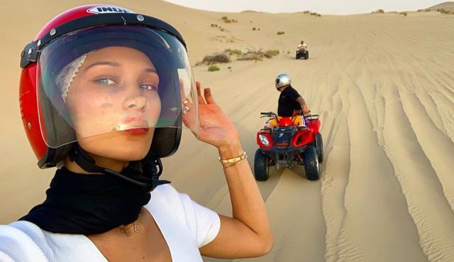 Bella Hadid y The Weeknd pasaron un fin de semana lleno de adrenalina en el desierto de Abu Dhabi. (Fotos: @theweeknd/@bellahadid en Instagram)