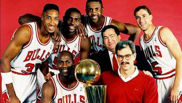Horace Grant, en la imagen detrás de Michael Jordan, ganó tres campeonatos de la NBA con los Chicago Bulls. (Foto: HoraceGrant.com)