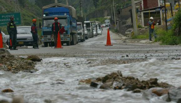 Huaicos afectaron carreteras en cuatro regiones del país