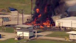 Incendio en planta química de Texas que sufrió devastación de Harvey [VIDEO]