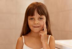 Skincare en niñas: Expertos explican la verdad detrás de esta tendencia mundial que genera alerta