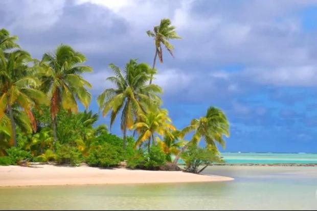 The paradisiacal beaches of the Cook Islands.  (Youtube/).