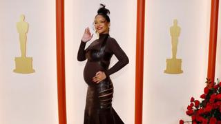 Los increíbles looks que Rihanna lució embarazada en los Oscar 2023