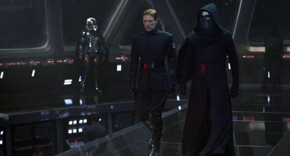 El general Hux (Domhnall Gleeson) y Kylo Ren (Adam Driver) en 'Star Wars: The Force Awakens' (Foto: Lucasfilm)