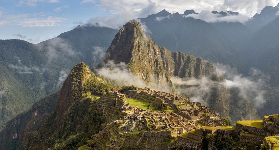 Existen 4 rutas dentro de Machu Picchu. Si quieres recorrer la más completa y obtener la foto clásica, opta por el Circuito 2.