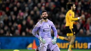 El inaudito ‘blooper’ de Alisson Becker que podría eliminar a Liverpool de la FA Cup | VIDEO