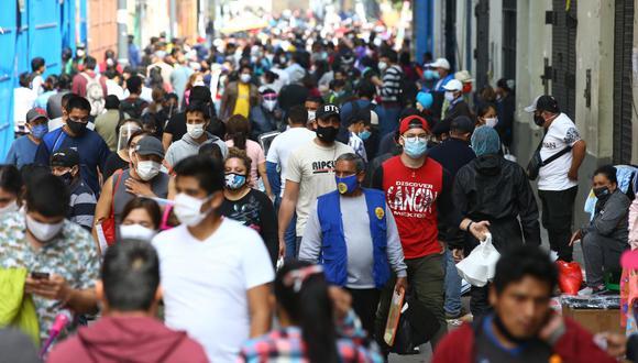 Las personas han incrementado sus salidas a la calle ante el levantamiento de las restricciones en el contexto de la pandemia del COVID-19. (Foto: GEC)