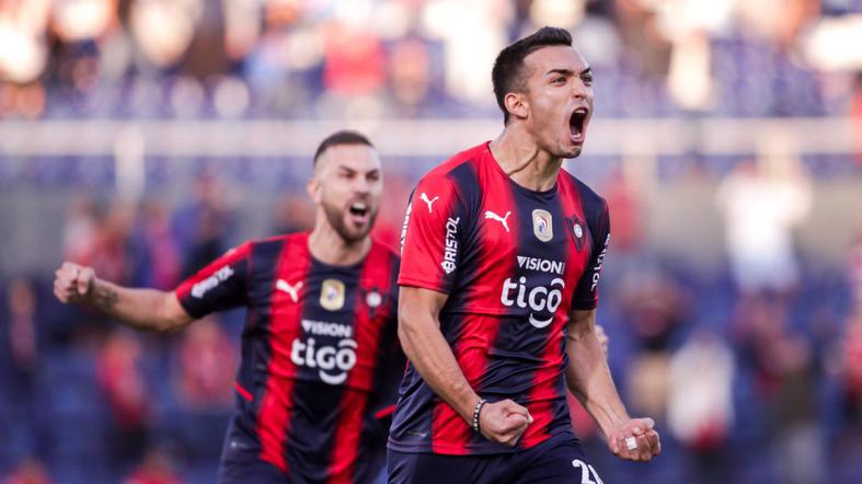 Olimpia cayó goleado 4-0 ante Cerro Porteño en el clásico del fútbol paraguayo