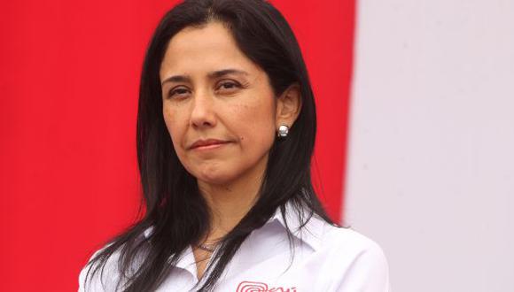 Nadine Heredia criticó a Verónika Mendoza en Twitter