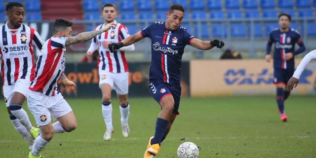 Diddier La Torre debutó de manera oficial con la camiseta de Emmen en la Eredivisie | Foto: Emmen FC