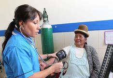 Perú: EsSalud atiende a población vulnerable ante heladas y friaje