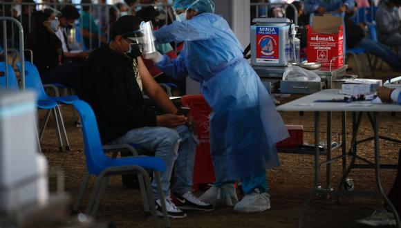 La edad mínima para vacunarse en Lima y Callao es de 18 años | Foto: Referencial / El Comercio