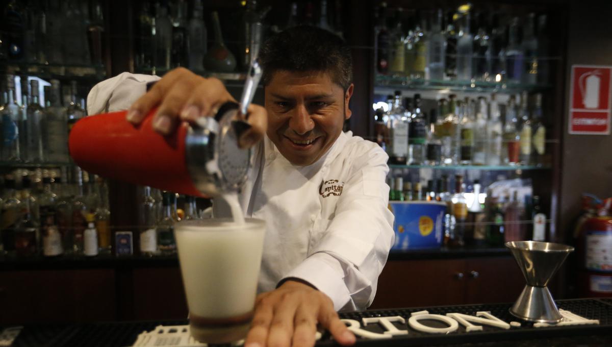 "Es preferible exprimir el limón al momento y no usarlo guardado", recomienda el 'Capitán'. (Foto: Mario Zapata)&nbsp;