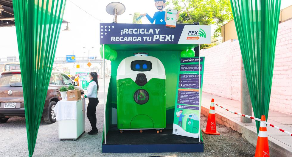 Uno de los robots Irbin, que valoriza el material reciclable, se encuentra en la Vía de Evitamiento, frente al colegio Santa María Eufrasia. (PEX)