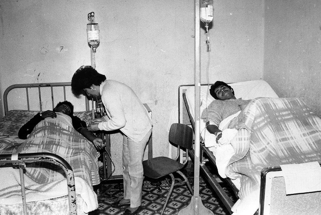 El 23 de junio de 1991, varios pacientes estuvieron internados en el Hospital Arzobispo Loayza tras infectarse con el cólera. (Foto: Gerardo Samanamud / El Comercio)