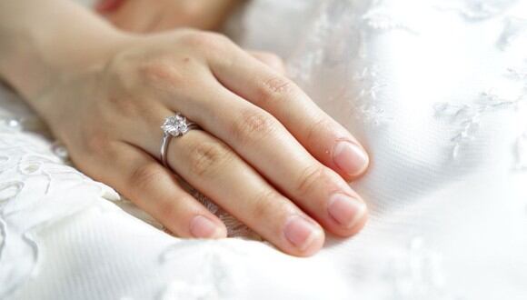 Pida anillos de promesa para mujeres