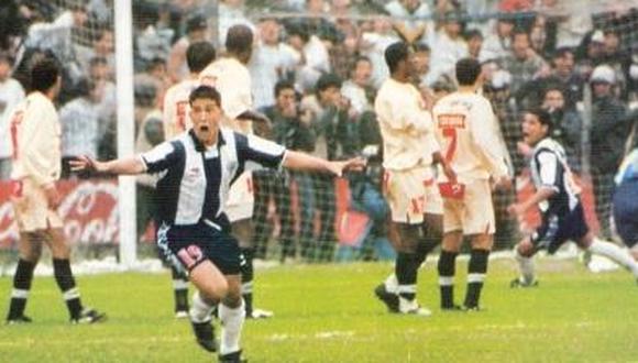 Gareca celebrando su gol ante los cremas. (Foto: Cortesía de Alianza History @alianzahistory)