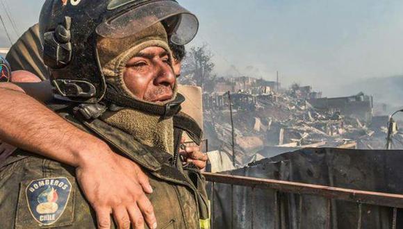 El heróico gesto del bombero que se volvió viral en Chile