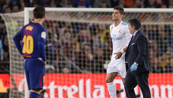 Cristiano Ronaldo se quedó en el banco de suplentes para el segundo tiempo del partido entre el Real Madrid y Barcelona. (Foto: AFP).