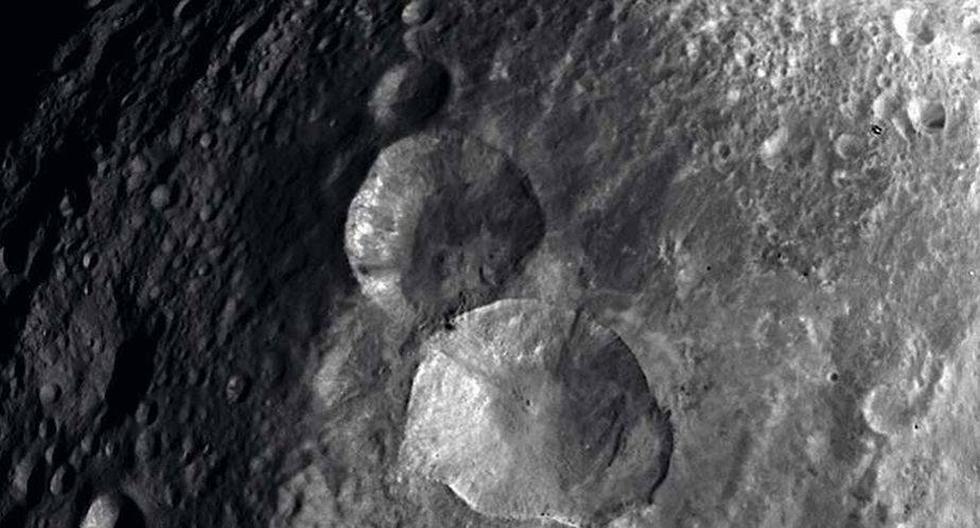 Conjunto de tres cráteres apodado 'El muñeco de nieve'. (Foto: NASA)