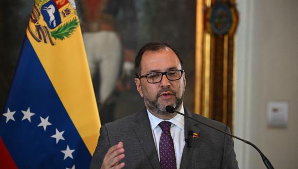 El canciller venezolano, Yvan Gil, anunció la decisión del gobierno de "suspender las actividades" de la oficina del Alto Comisionado de Naciones Unidas para los Derechos Humanos en el país. (Photo by Federico Parra / AFP)