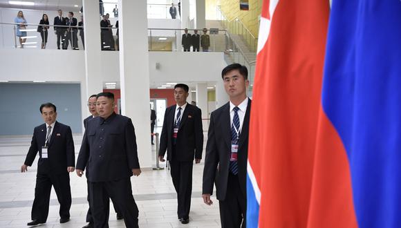Kim pasó el jueves cinco horas con el presidente ruso, en solitario durante dos horas y reunidos luego con delegaciones. (Foto: EFE)