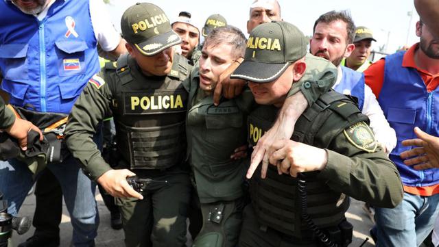 Venezuela: 23 militares de la Guardia Nacional Bolivariana y policías desertan y pasan a Colombia por el puente Simón Bolívar y otros pasos fronterizos. (AP)