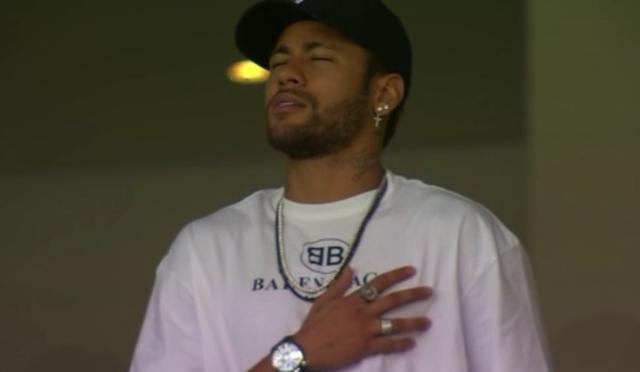 Neymar llegó a Portugal para ver el duelo amistoso entre Brasil vs. Panamá. El atacante del PSG no fue convocado porque sigue lesionado. (Foto: Captura).