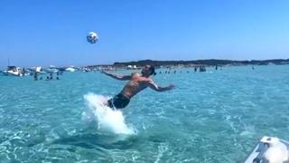 Zlatan Ibrahimovic es viral por esta increíble ‘Chalaca’  en sus vacaciones | VIDEO