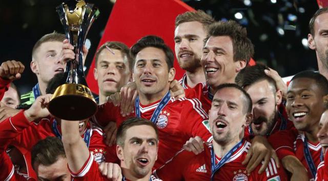 Claudio Pizarro y los títulos en su carrera. Foto: AFP/USI