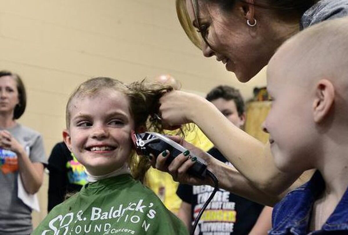 Los niños demostraron una amistad única y Olly también demostró ser el mejor amigo de Tommy-Lee en este momento tan difícil. (Fb festival ‘Be Bold, Be Brave, Go Bald’)