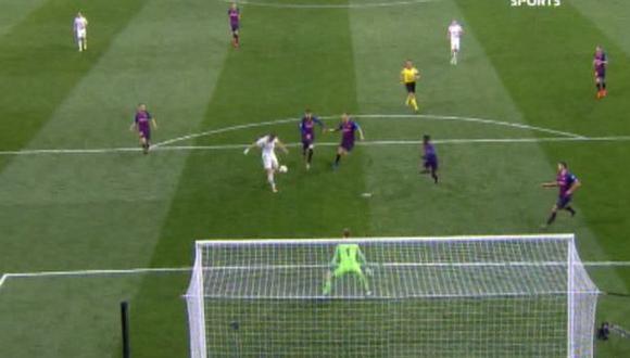 Real Madrid vs. Barcelona: Vinícius Jr. decidió mal y Benzema no resolvió una clara ocasión merengue | Foto: Captura