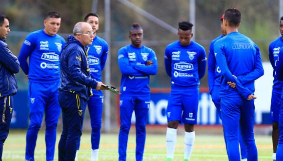 Ecuador está obligado a ganarle a Chile para seguir soñando con un cupo para el Mundial del 2018. El equipo tricolor presentará un equipo inédito conformado por futbolistas del plano local. (Foto: FEF)