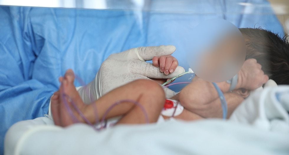 Ambos bebes llegaron al mundo a fines de marzo a través de cesáreas en el hospital Rebagliati que atienda pacientes con COVID-19 (Foto.: Difusión)