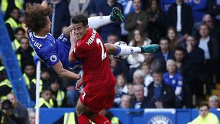 Chelsea: David Luiz intentó acrobacia y este fue el resultado