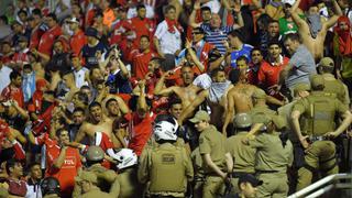 Hinchas de Independiente se enfrentaron a policías brasileños