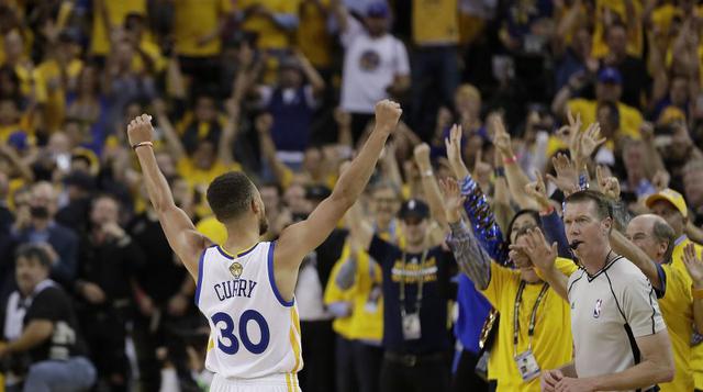 Curry agradece a sus hinchas. (Foto: Agencias)