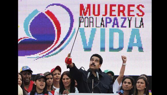 Maduro blandió espada de Bolívar y pidió una conferencia de paz