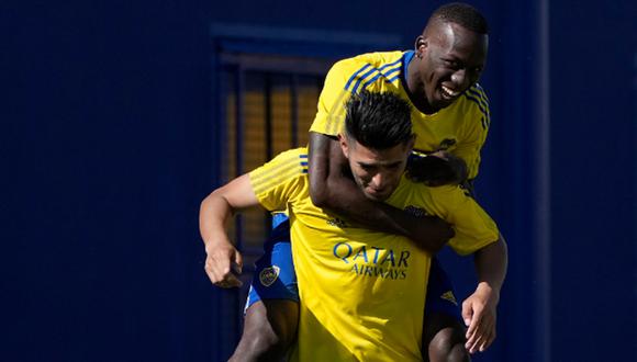 Los jugadores peruanos salieron campeones de la Copa de la Liga. Foto: @BocaJrsOficial.